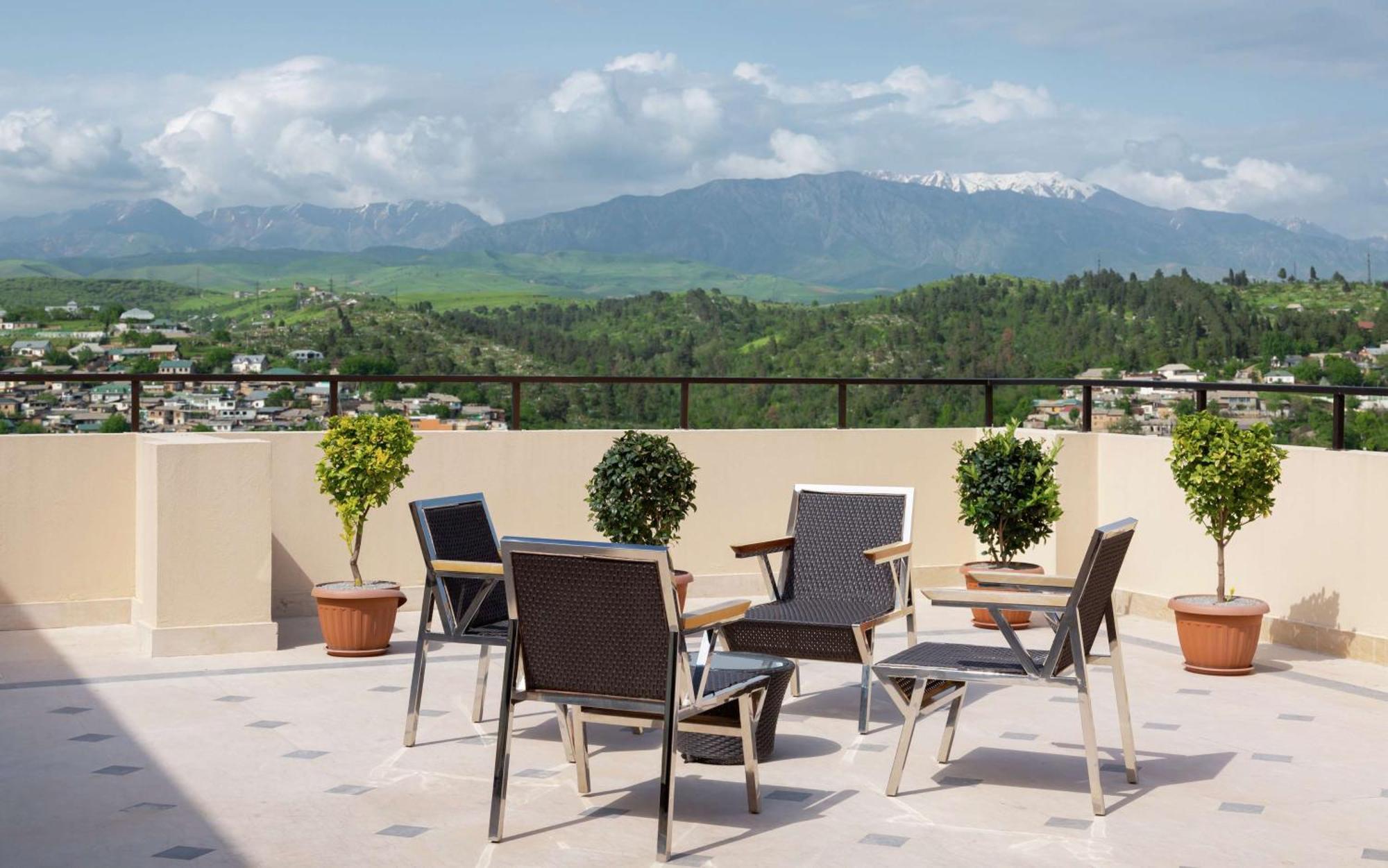 Hilton Dushanbe Bagian luar foto