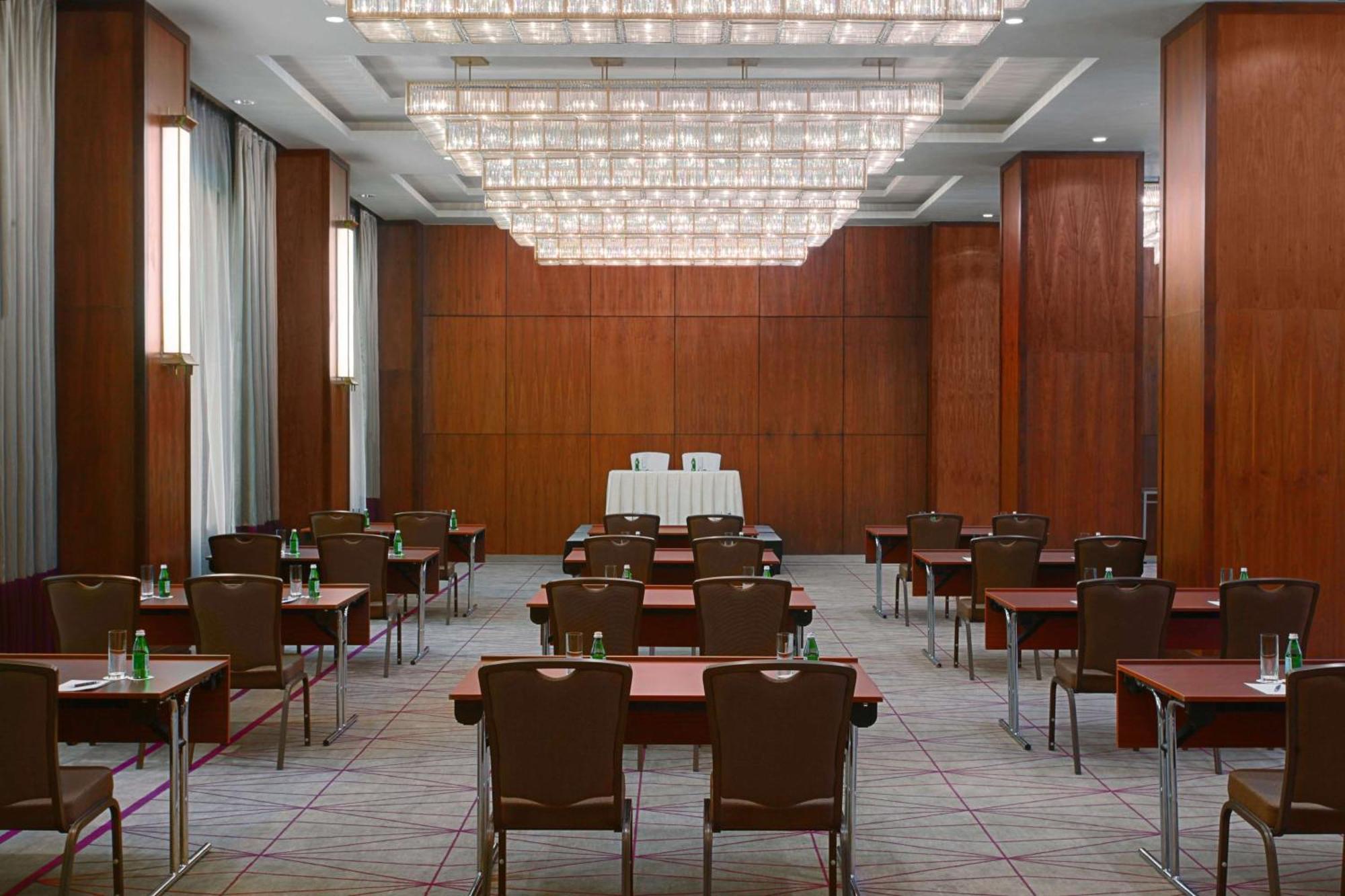 Hilton Dushanbe Bagian luar foto