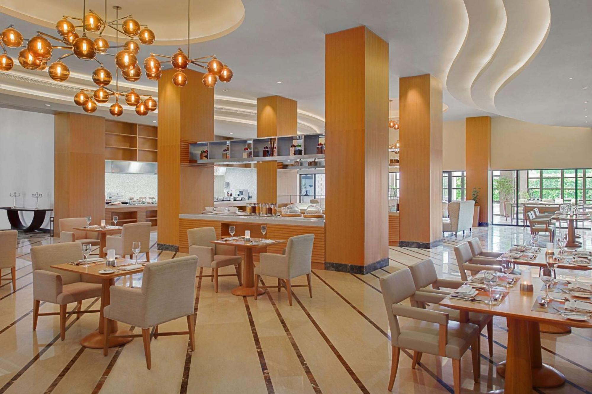 Hilton Dushanbe Bagian luar foto